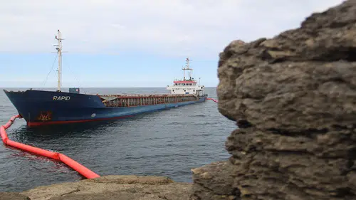 Dev Tanzanya gemisi böyle karaya oturdu: Yakıt alarmı verildi