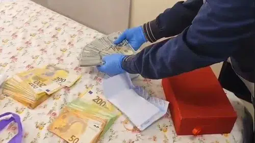 Büyücü operasyonu: On binlerce euro ve dolar ele geçirildi