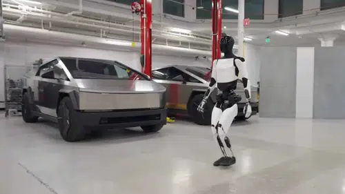 Tesla'nın fabrikasında katil robot: Mühendisi öldürecekti