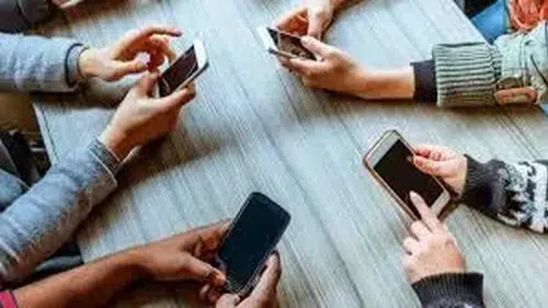 Dijital depresyon: Sosyal medyada mutlu, ekran arkasında mutsuz