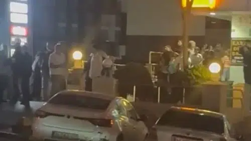 Laf atma kavgası: Cadde savaş alanına döndü