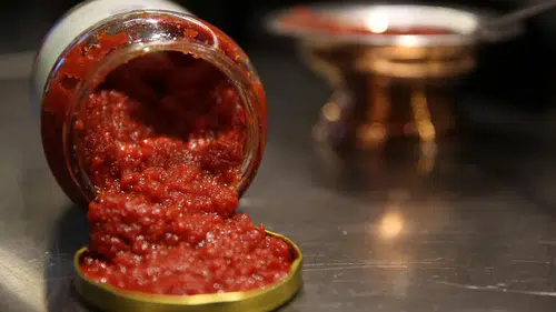Konya'daki bu belediyeden salça desteği: Vatandaşlar sıraya girecek