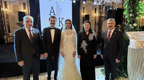 Siyaset camiası Konya'ya akın etti! Erdem ailesinin mutlu günü