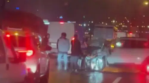 TEM Otoyolu'nda 17 araç birbirine girdi