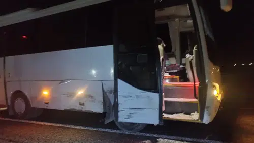 Konya'da midibüs ile otomobil çarpıştı: Yaralılar var