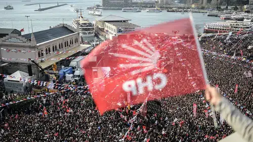 CHP'nin kurultay iptali davası ertelendi