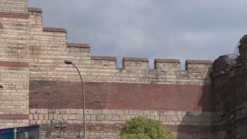 Tarihi surlarda cinayet hazırlığı: Polise gelen ihbar cinayeti önledi