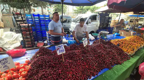 Nasıl oldu kimse anlayamadı: 300 liraydı, pazarda 70 liraya düştü