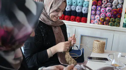 Konya'da anne ve kızı hayallerini örgü kafeyle gerçekleştirdi