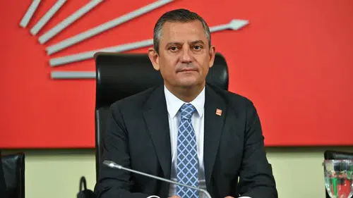 CHP'de sıcak saatler: Özgür Özel ekibi PM'den istifa etti