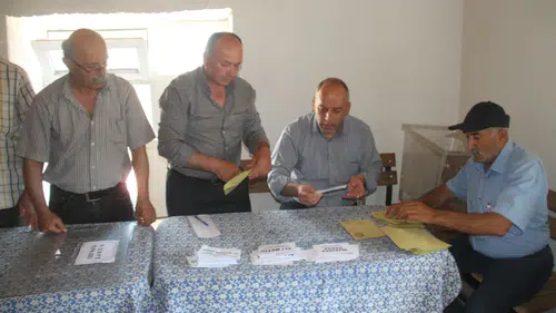 Konyalılar 3 mahallede sandık başına gitti: Yeni muhtarlar belli oldu