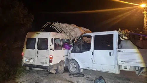 Konya'da yaşanılan kaza sonrası ortalık savaş alanına döndü