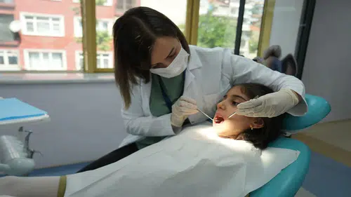 Süt dişi çürüyen çocukların okul başarısı olumsuz etkileniyor