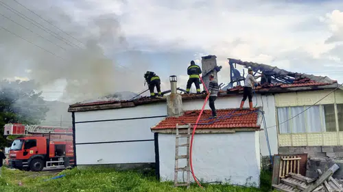 Konya'da ev yangını paniğe neden oldu