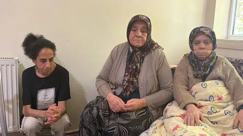 Konya'da aile dramı! Evi üzerine aldı annesini kapının önüne koydu