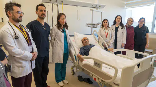 Beyne pil takılabiliyor mu: Parkinson hastaları için yeni bir yaşam