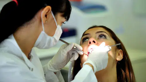 Diş sıkma sadece dişleri değil insanın psikolojisini de bozuyor