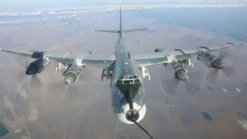 Rus bombardıman uçağından Avrupa'ya tehdit: Sınırda 16 saatlik test uçuşu