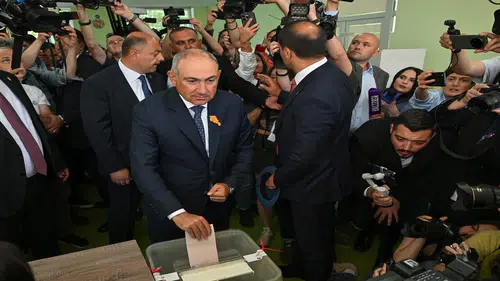 Ermenistan seçimlerinde kesin olmayan ilk sonuçlar: Paşinyan açık ara önde