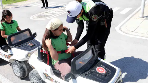Konya'da 8 bin öğrenci trafik eğitimi: Son derse Başkan konuk oldu