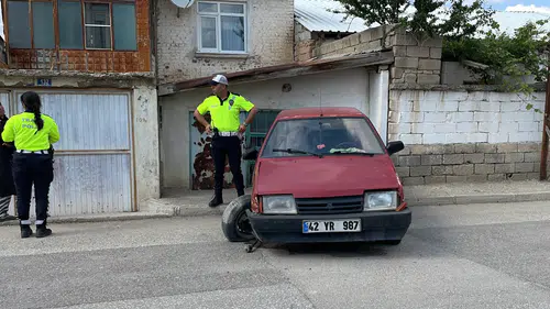 Konya'da ilginç kaza: Uygulama noktasından kaçarken duvara çarptı