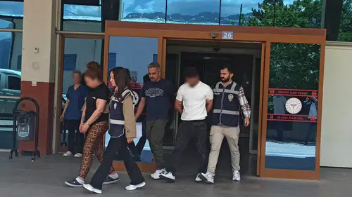 Konya'daki esnaflara sahte altın satmaya kalktılar: 5 kişi yakalandı