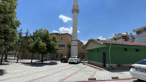 Konya'da bir garip olay: Önce süslendiler sonra çaldılar
