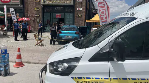 Konya'da kafe kurşunlayan şahıs aracını bırakıp kaçtı