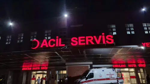 Plakasız motosiklet 'dur' ihtarına uymadı, bekçiye çarpıp kaçtı