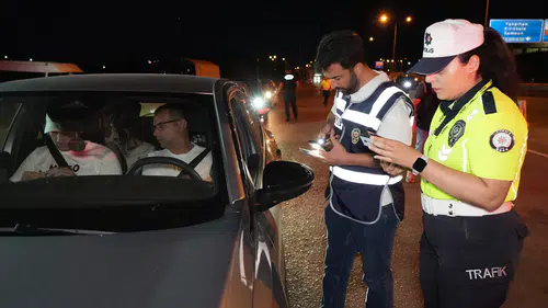 Yollarda NATO mesaisi: Polis ekipleri sıkı denetimde