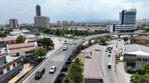Konya'nın çok kullanılan köprüsünde kalite değişti: Yollar yenilendi