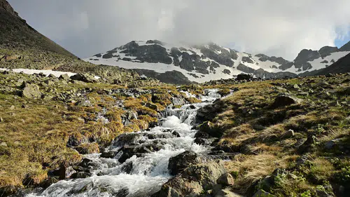 Karlı dağların saklı hüznü: Bir tabur askerin göl altındaki şehadet hikayesi