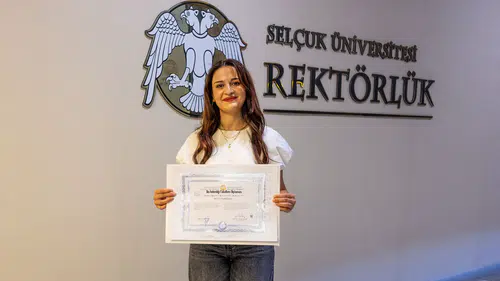 Selçuk Üniversitesinin 500 bininci mezunu diplomasını aldı