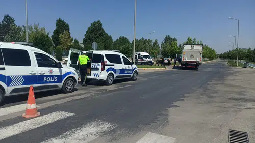 Konya'da kamyon ile otomobil çarpıştı: 3 yaralı var