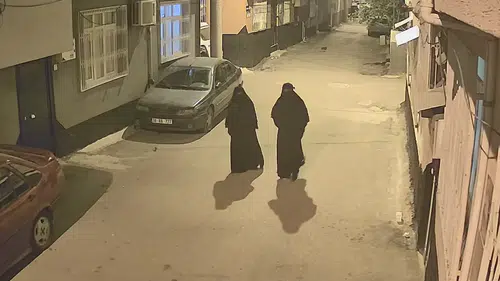 Çarşaf giyip keşif yaptılar, 40 dakikada servet çaldılar