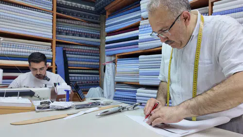 Konya’da üç kuşaktır desen desen gömlek dikiyorlar