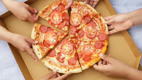 Evde pizza yapmanın püf noktaları: Pizza faturası ödemek yerine