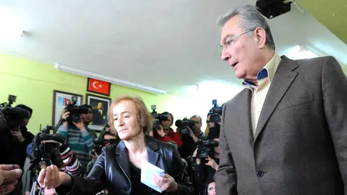 Deniz Baykal'ın hayat arkadaşıydı: Olcay Baykal hayatını kaybetti