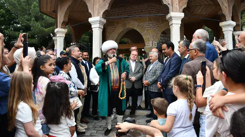 Temsili Nasreddin Hoca Saçıntı'dan Kayyumlu "eşek" şakası