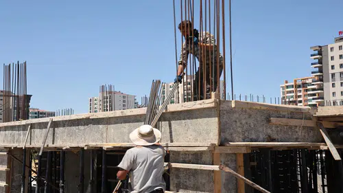 Günde 9 saat çalışıyorlar: Aylık kazançları beyaz yakalıları geçti