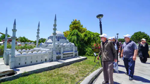Konya’da 60 yaş üstü için seferberlik: Meram’dan unutulmaz yaz etkinliği