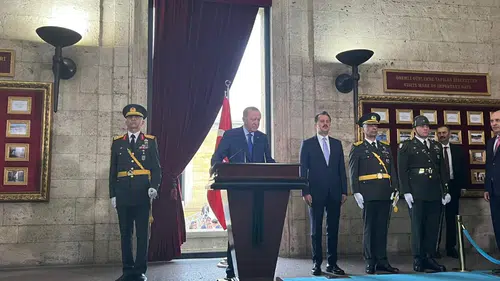Cumhurbaşkanı Erdoğan başkanlığındaki devlet erkanı, Anıtkabir’i ziyaret etti