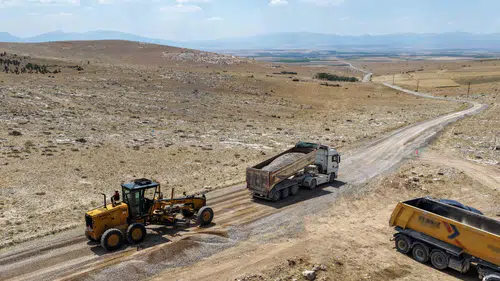 Ulaşım seferberliği başlatan Meram'da iki bağlantı yolu daha yapılıyor