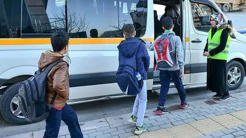 100 bin liraya yaklaştı: Okul servis ücretine yüzde 10 zam