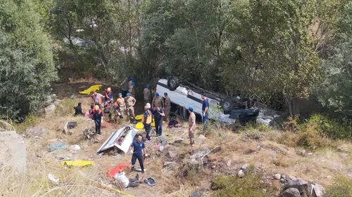 Suşehri'nde feci kaza! 4 kişi öldü, 4'ü ağır 10 kişiyi yaralandı