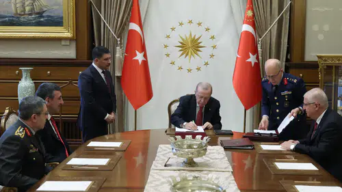 Yeni kuvvet komutanları belli oldu: Havacıların ilk kadın paşası