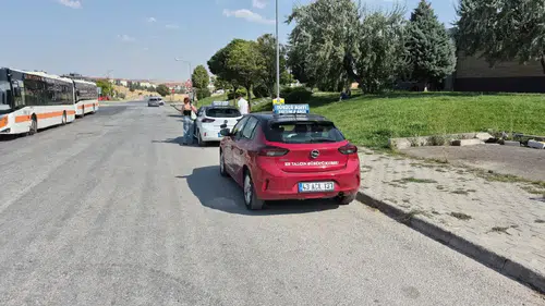 Ehliyet sınavında ezber dönemi bitti: Adaylar akan trafiğe çıkacak
