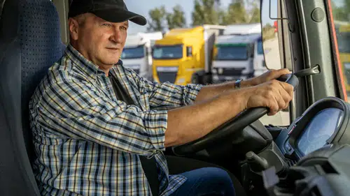 Onlar olmasa hayat duracak: Uzun yol tır şoförlerinin kazancı dudak uçuklatıyor