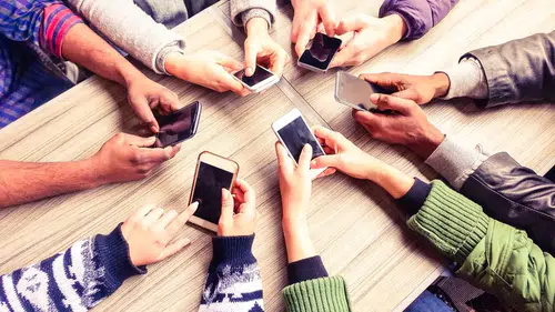 Türkiye çevrim içi yaşıyor: E-ticaret zirvede ama internetten 'öğrenme'ye hâlâ uzağız