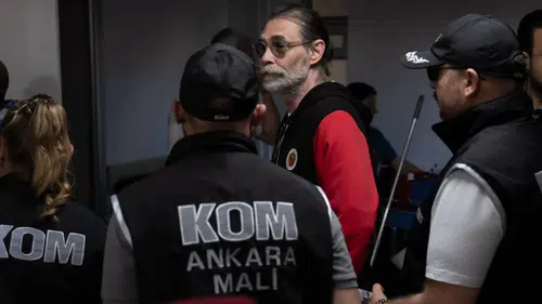 Erdal Beşikçioğlu Konya Cezaevi'ne sevk edildi